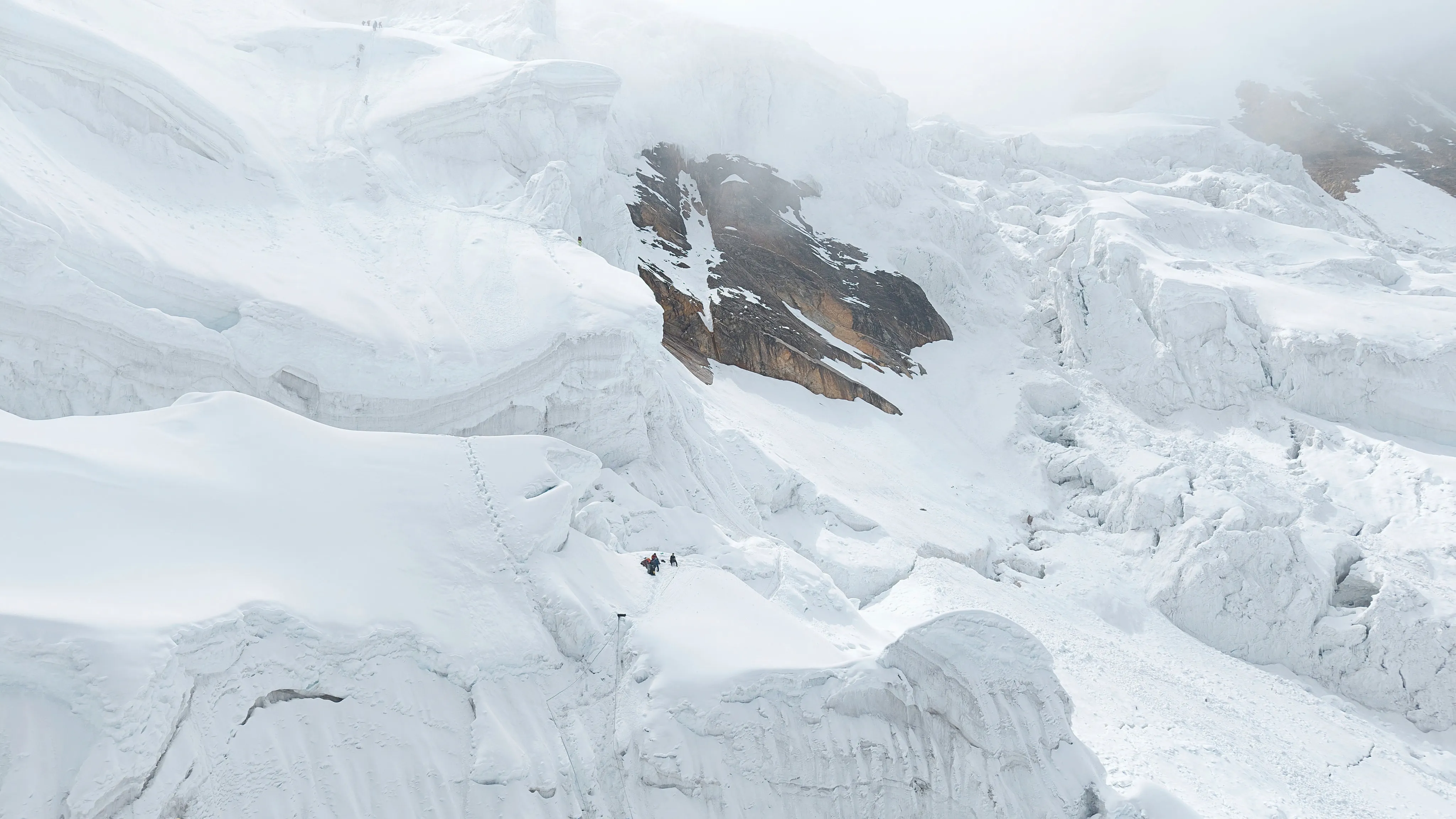 Manaslu 2026: A Season of Extremes — Our Full Expedition Coverage